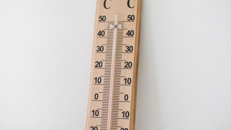 Zdjęcie: Temperatura sypialni a jakość snu: sprawdzone 17-19°C w praktyce